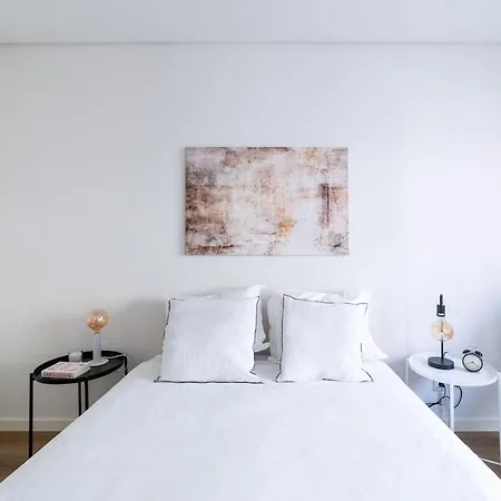 Lusiadas 53 1ºe Apartment